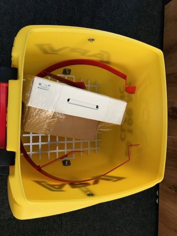 Striegel mit Nachsaateinrichtung des Typs APV Einscheibenstreuer ES 100 M1 Classic, Neumaschine in Tamsweg (Bild 10)