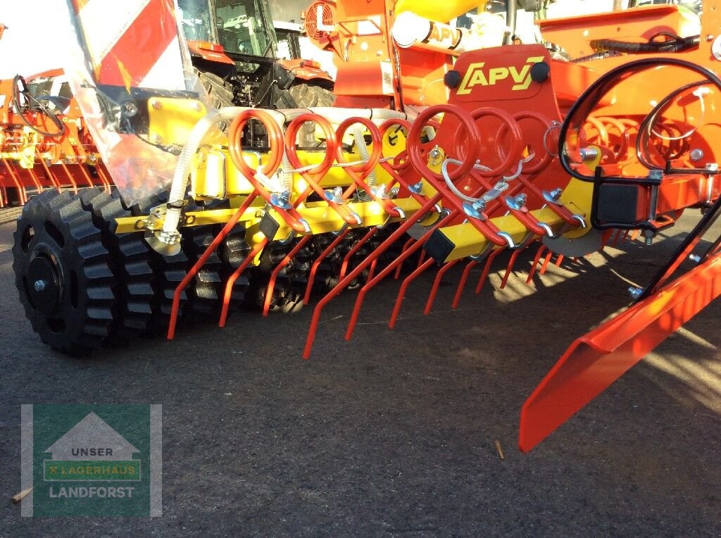 Striegel mit Nachsaateinrichtung des Typs APV GK 300 M1, Neumaschine in Kobenz bei Knittelfeld (Bild 8)