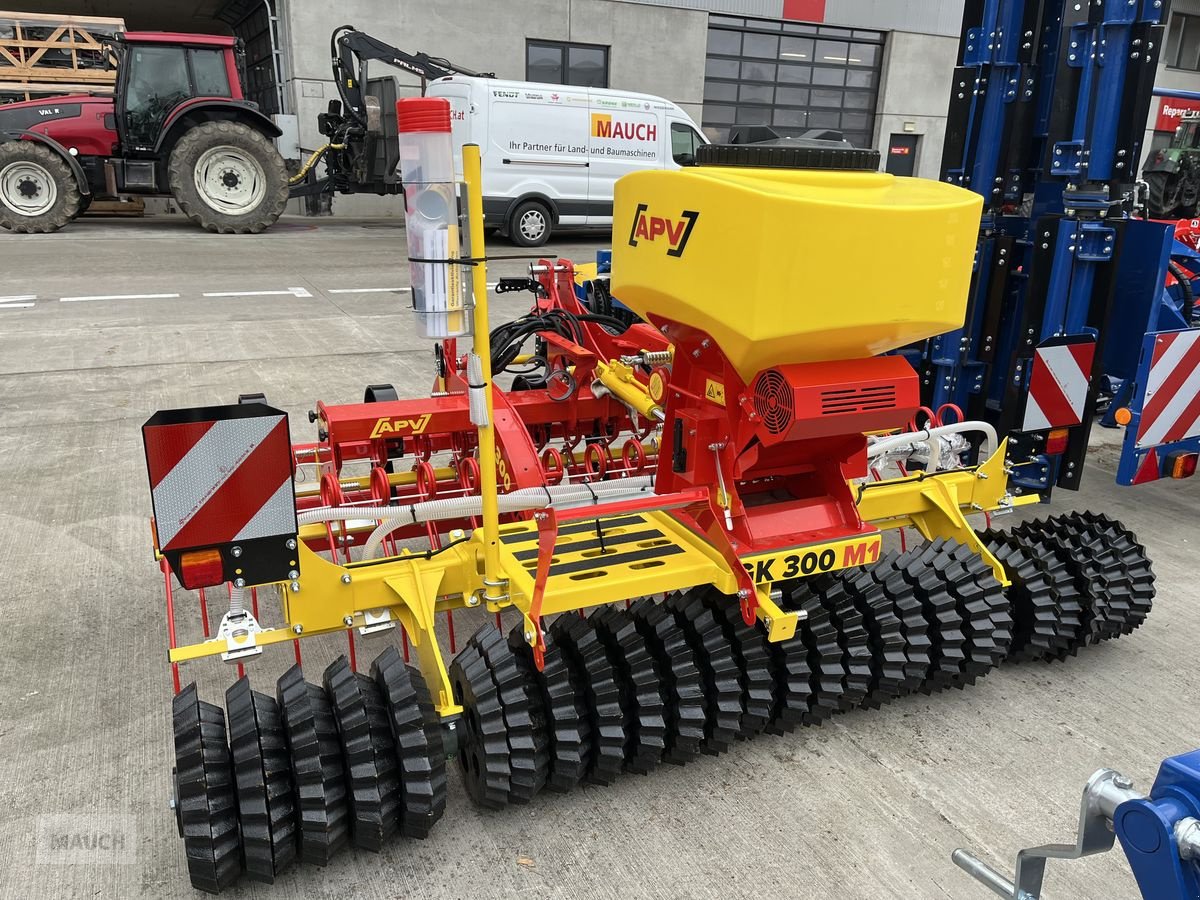 Striegel mit Nachsaateinrichtung tip APV GK300 M1 Full Edition + PS 200 Nachsaatgerät, Neumaschine in Burgkirchen (Poză 5)