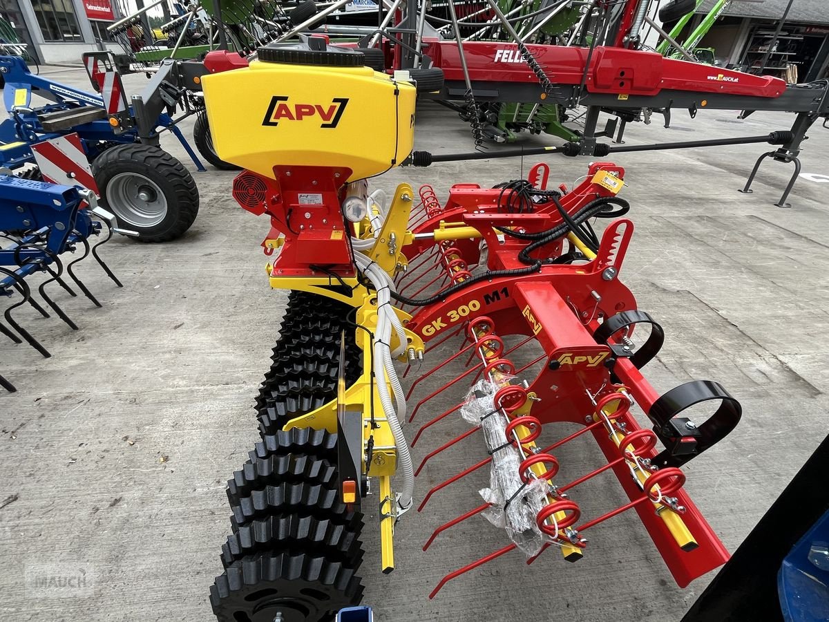 Striegel mit Nachsaateinrichtung tip APV GK300 M1 Full Edition + PS 200 Nachsaatgerät, Neumaschine in Burgkirchen (Poză 8)