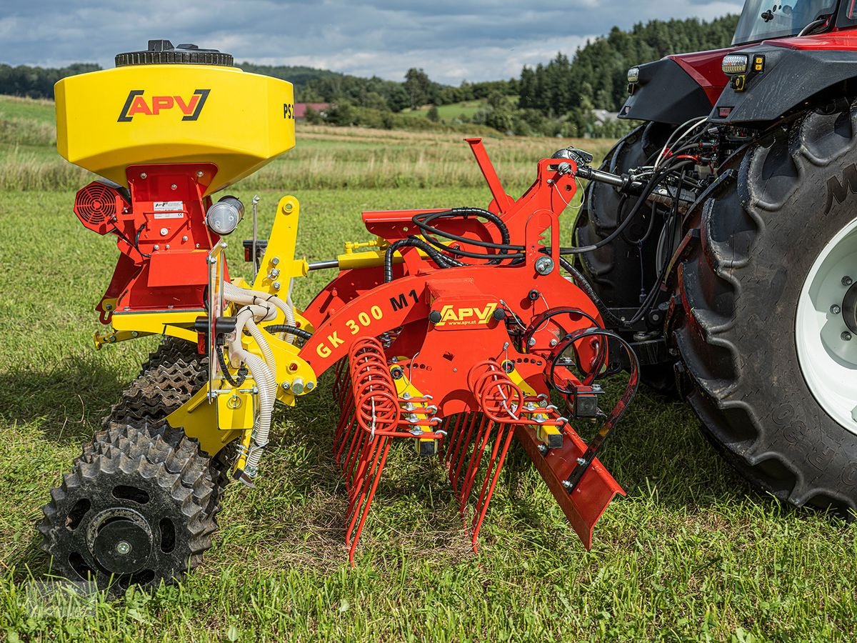 Striegel mit Nachsaateinrichtung tip APV GK300 M1 Full Edition + PS 200 Nachsaatgerät, Neumaschine in Burgkirchen (Poză 12)