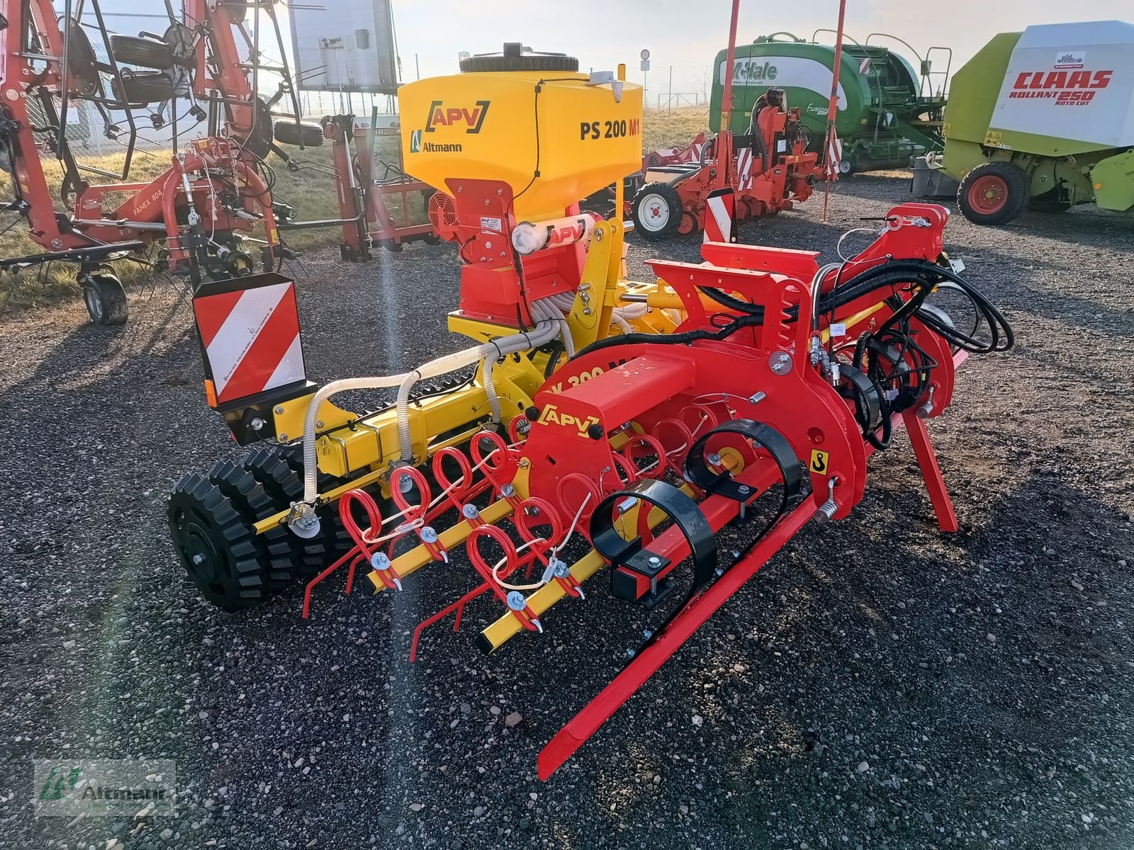 Striegel mit Nachsaateinrichtung of the type APV GK300 M1, Vorführmaschine in Lanzenkirchen (Picture 2)