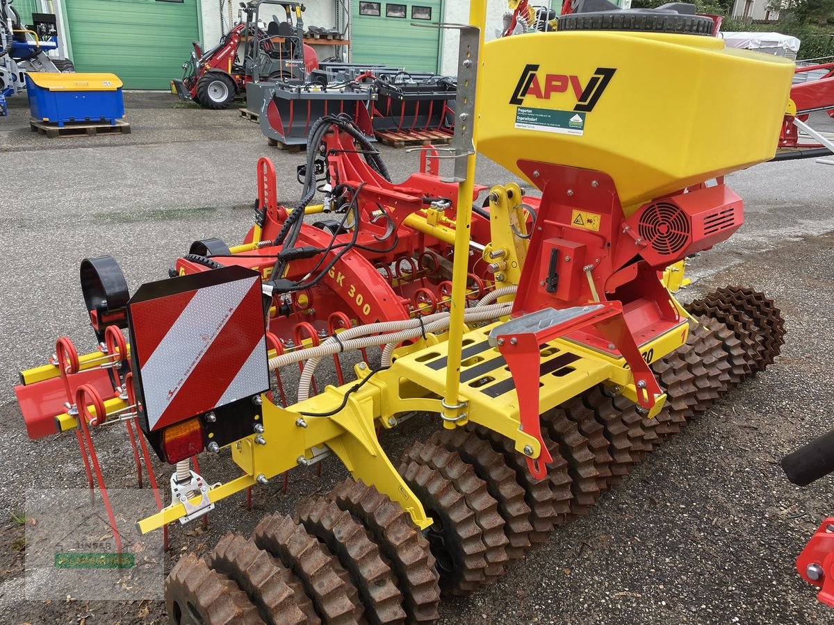 Striegel mit Nachsaateinrichtung des Typs APV Grünlandkombi GK 300 M1 Full Edition + PS, Vorführmaschine in Wartberg (Bild 3)
