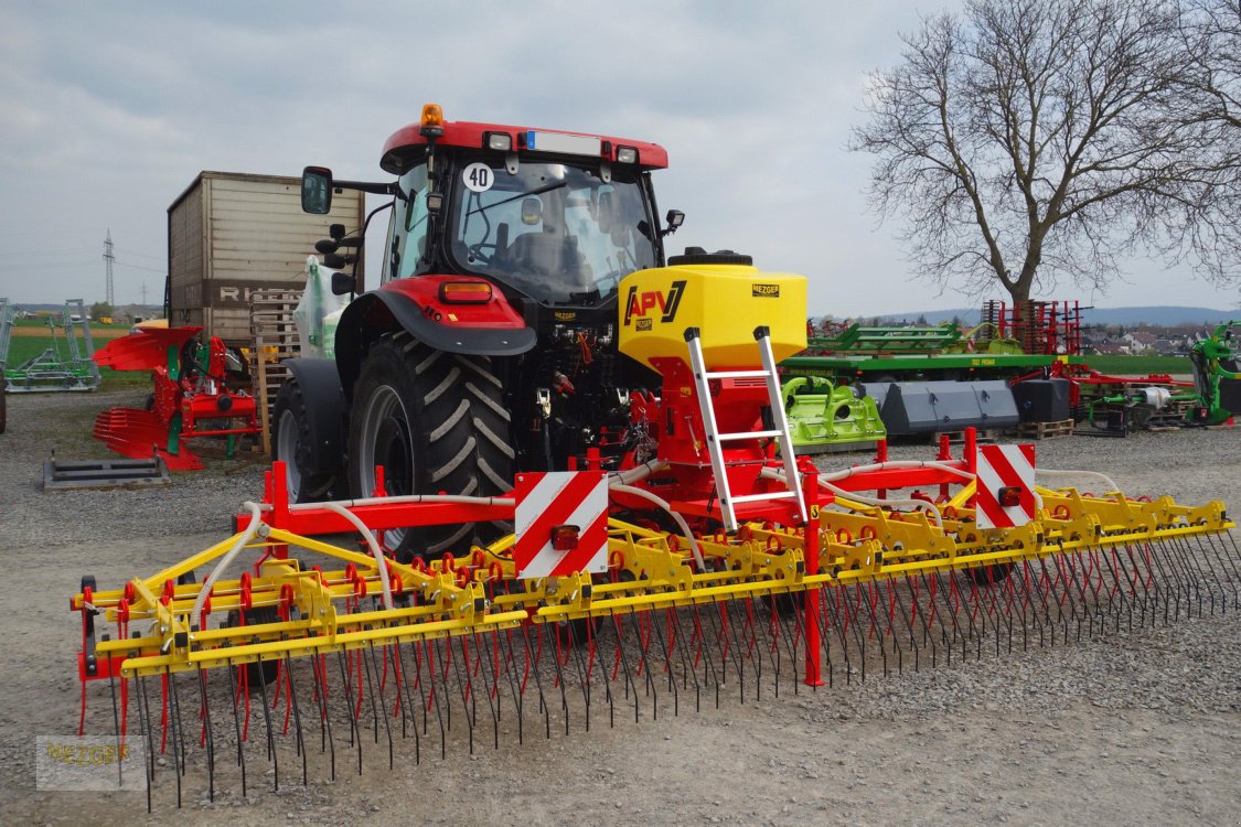 Striegel mit Nachsaateinrichtung Türe ait APV Grünlandstriegel GS 600 (Full Edition) Striegel mit Nachsaateinrichtung, Neumaschine içinde Ditzingen (resim 11)