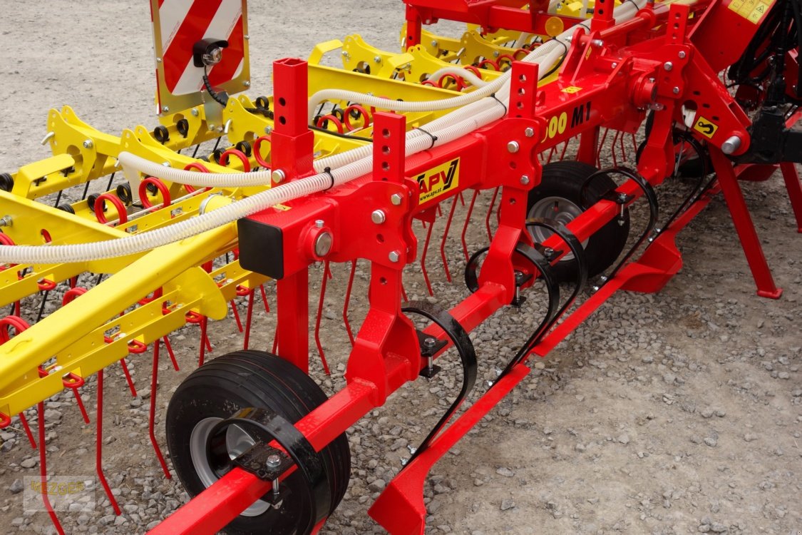 Striegel mit Nachsaateinrichtung Türe ait APV Grünlandstriegel GS 600 (Full Edition) Striegel mit Nachsaateinrichtung, Neumaschine içinde Ditzingen (resim 13)