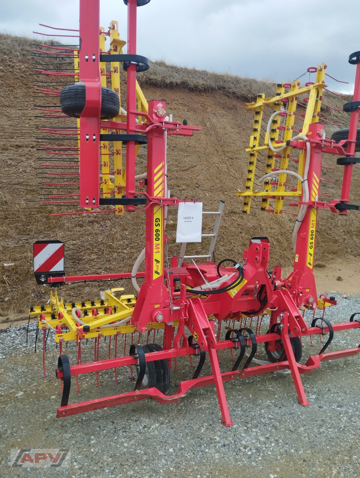 Striegel mit Nachsaateinrichtung Türe ait APV GS 600, Gebrauchtmaschine içinde Hötzelsdorf (resim 1)