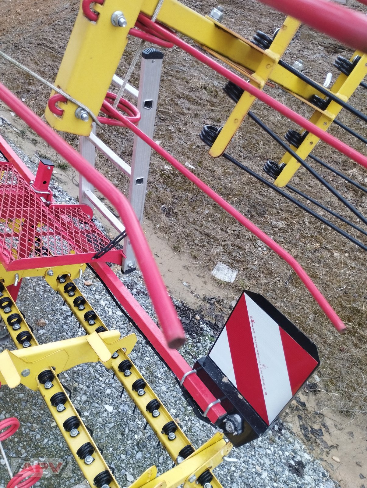 Striegel mit Nachsaateinrichtung Türe ait APV GS 600, Gebrauchtmaschine içinde Hötzelsdorf (resim 2)