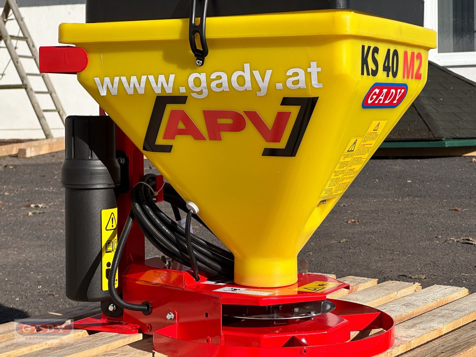 Striegel mit Nachsaateinrichtung des Typs APV KS 40 M2 STREUGERÄT, Neumaschine in Lebring (Bild 8)