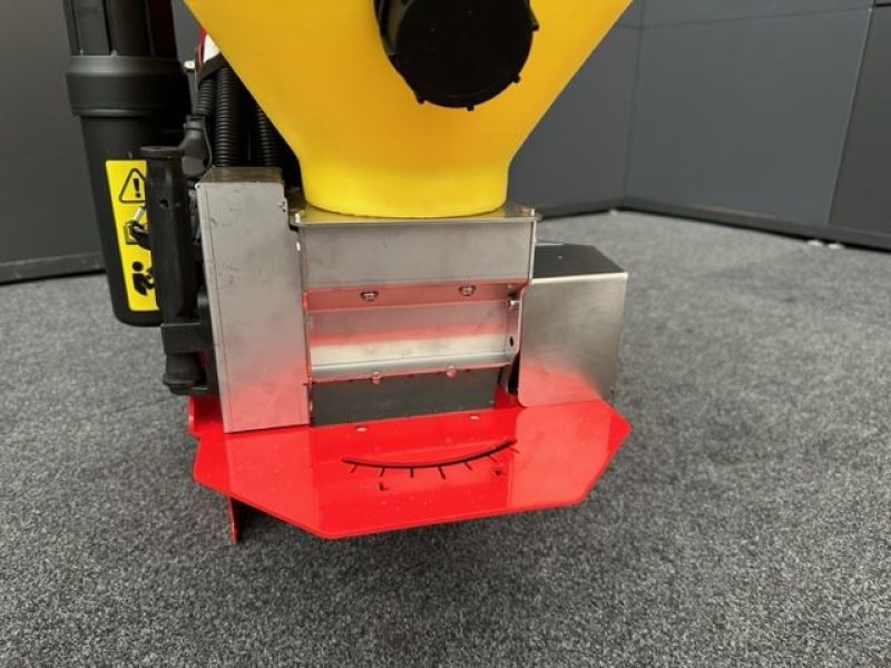 Striegel mit Nachsaateinrichtung Türe ait APV Multidosierer MDP100M1 mit Steuermodul 5.2, Neumaschine içinde Tamsweg (resim 10)