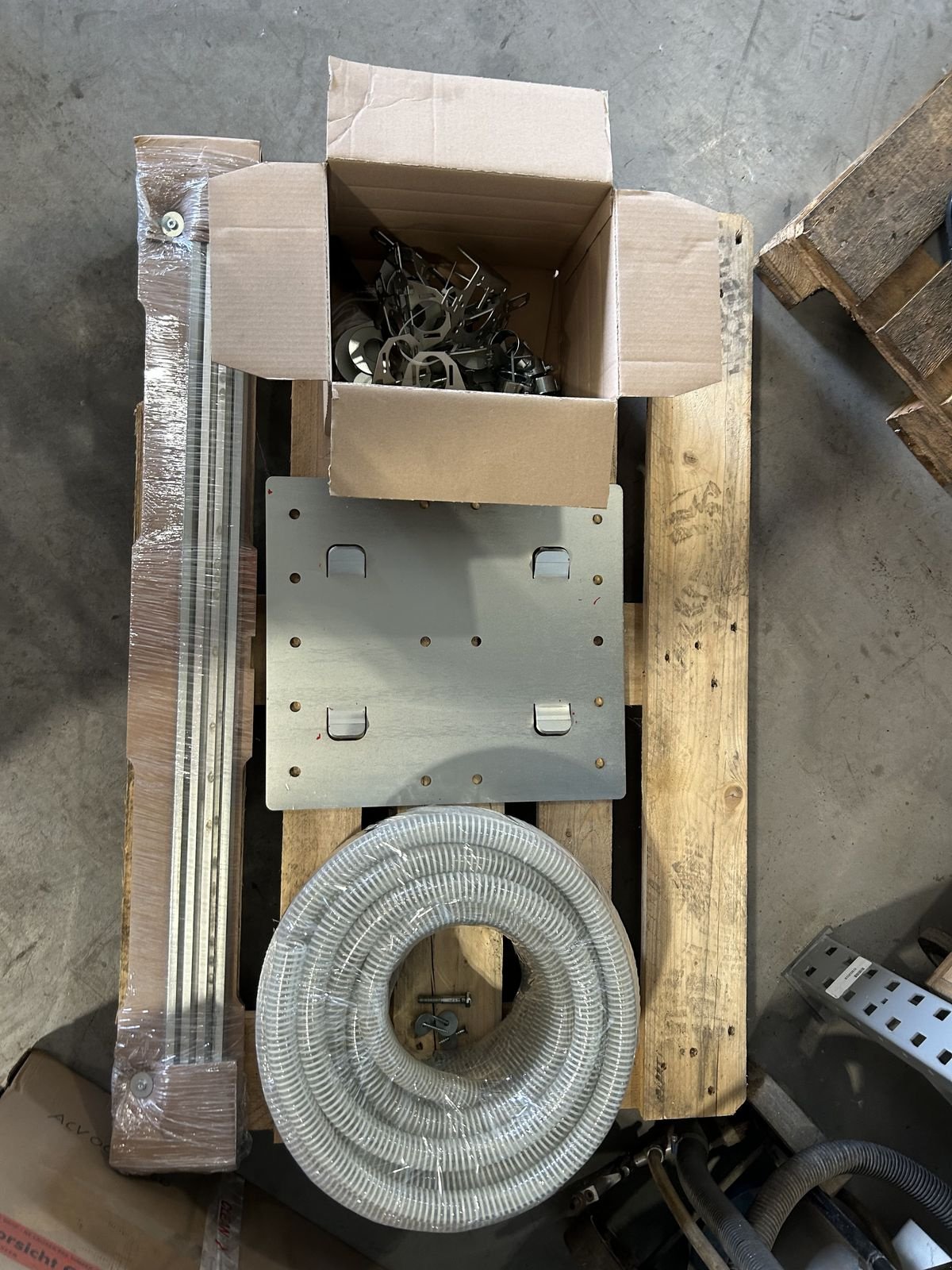 Striegel mit Nachsaateinrichtung Türe ait APV PS 300 elektrisches Gebläse Plus ISOBUS, Neumaschine içinde Göpfritz (resim 7)