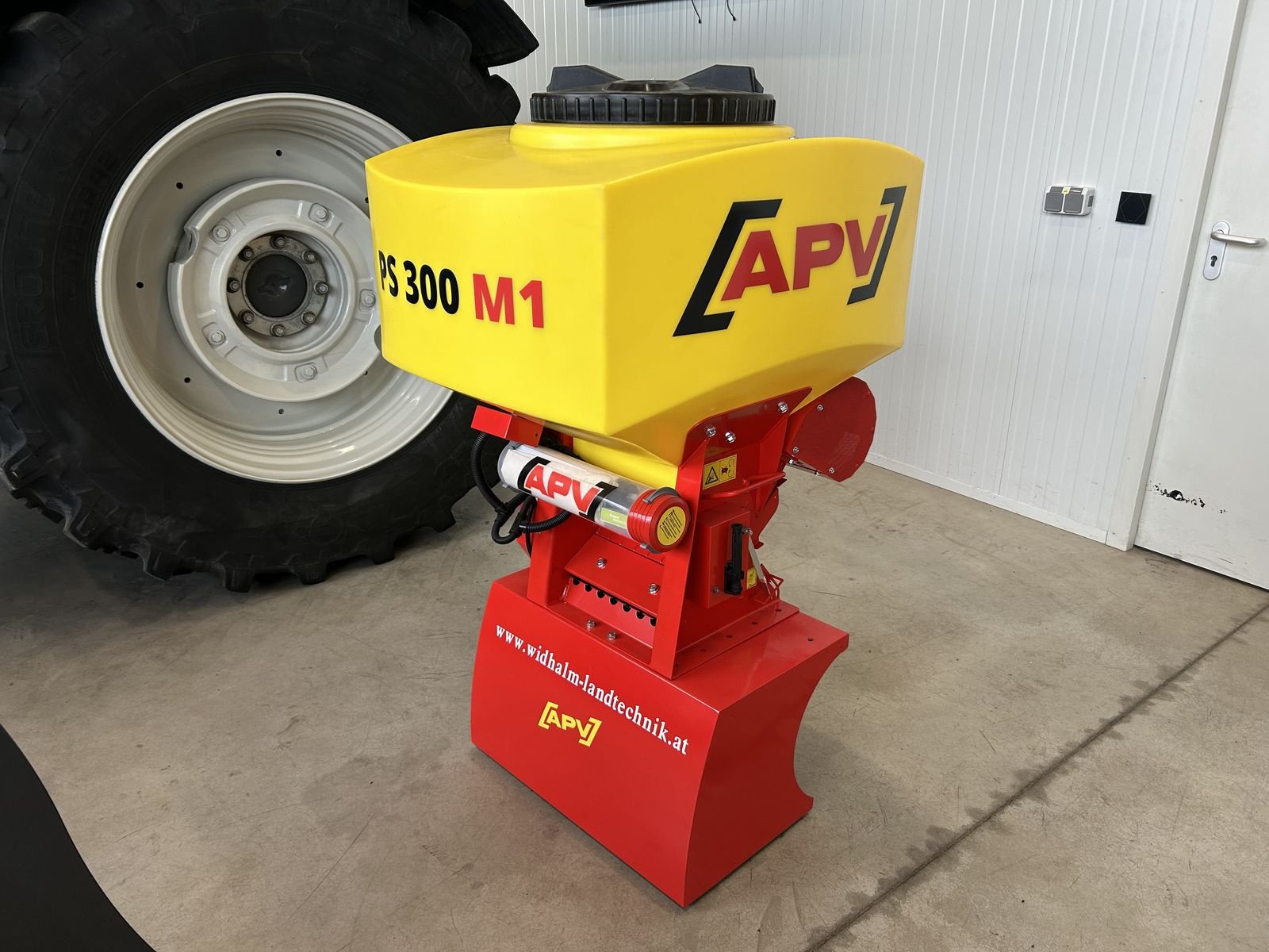 Striegel mit Nachsaateinrichtung Türe ait APV PS 300 elektrisches Gebläse Plus ISOBUS, Neumaschine içinde Göpfritz (resim 1)