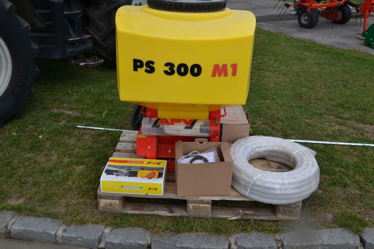 Striegel mit Nachsaateinrichtung Türe ait APV PS 300 M1 pneum. Sägerät, Neumaschine içinde St. Marienkirchen (resim 2)