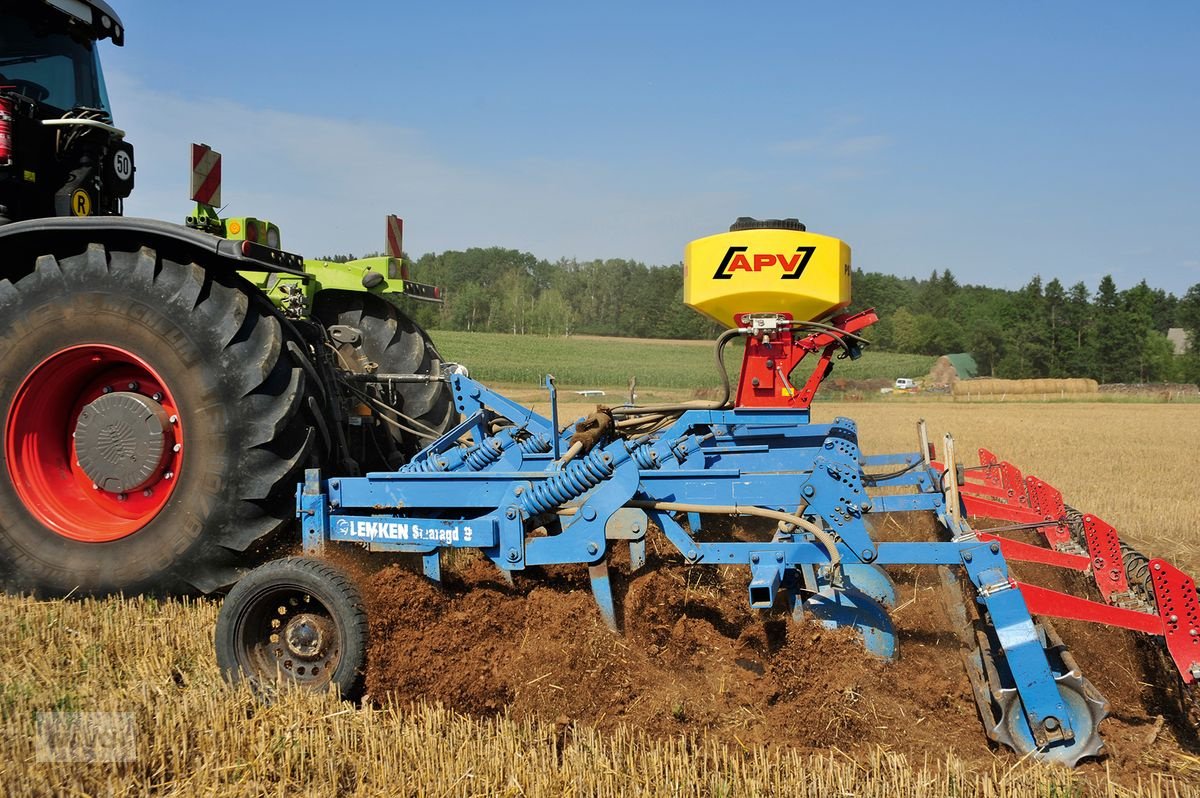 Striegel mit Nachsaateinrichtung Türe ait APV PS 300 M1, Neumaschine içinde Burgkirchen (resim 4)