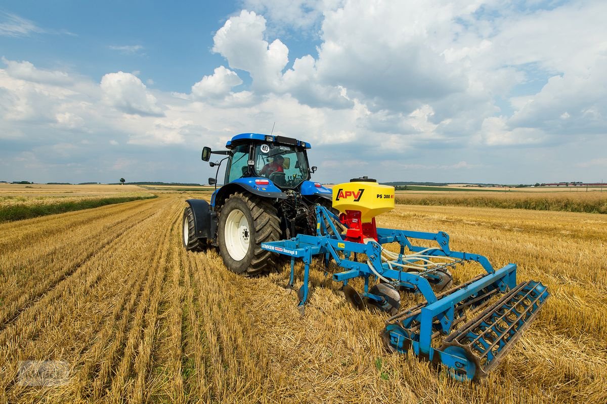 Striegel mit Nachsaateinrichtung Türe ait APV PS 300 M1, Neumaschine içinde Burgkirchen (resim 2)