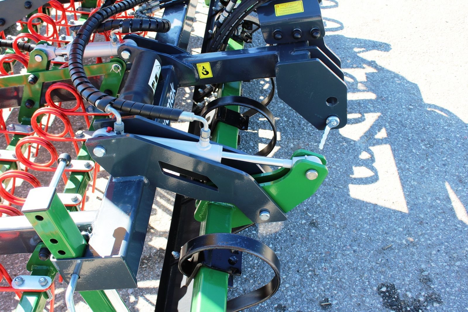 Striegel mit Nachsaateinrichtung tip Awemak ProGrasser 300 mit APV PS200 M1, Neumaschine in Neukirchen am Walde  (Poză 11)