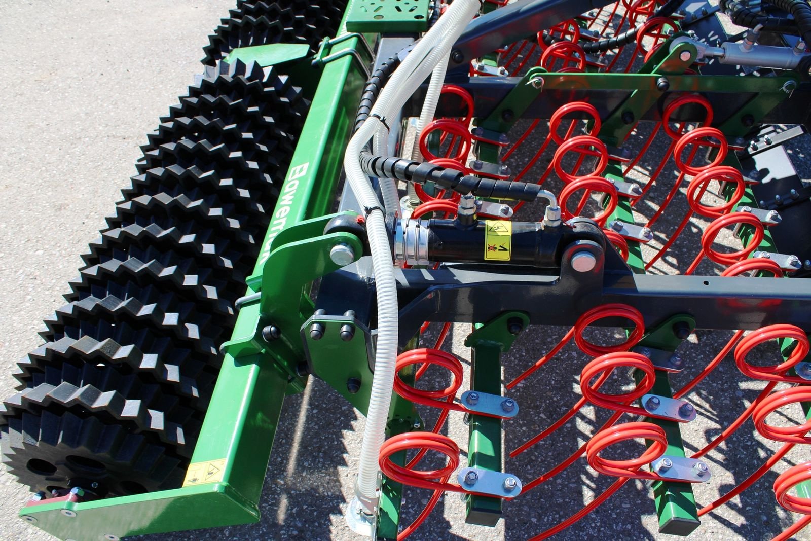 Striegel mit Nachsaateinrichtung tip Awemak ProGrasser 300 mit APV PS200 M1, Neumaschine in Neukirchen am Walde  (Poză 10)