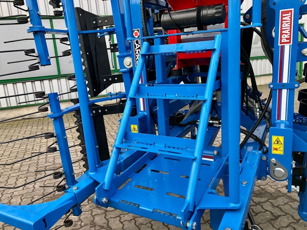 Striegel mit Nachsaateinrichtung of the type Carré PRAIRIAL GRÜNLANDSTRIEGEL, Neumaschine in Sittensen (Picture 9)