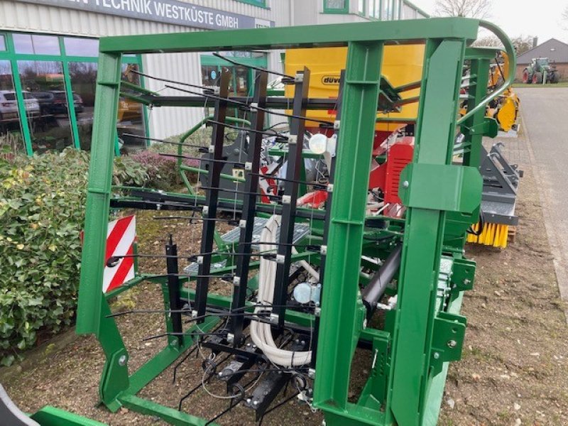 Striegel mit Nachsaateinrichtung des Typs Düvelsdorf Green.Rake Classic 6m, Neumaschine in Gnutz (Bild 2)