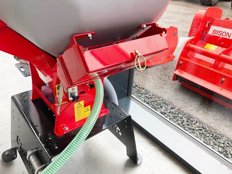 Striegel mit Nachsaateinrichtung des Typs Einböck P-BOX-STI 600 pneum. Sägerät, Neumaschine in St. Marienkirchen (Bild 4)