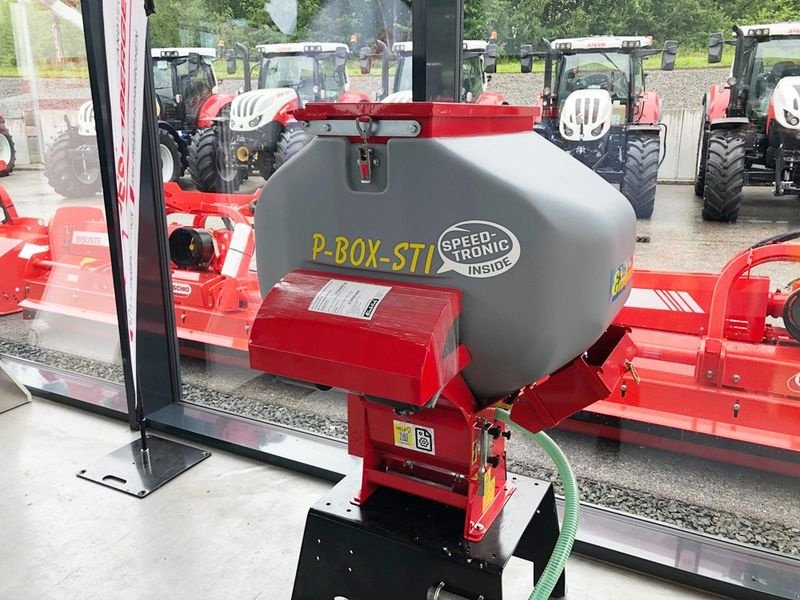 Striegel mit Nachsaateinrichtung des Typs Einböck P-BOX-STI 600 pneum. Sägerät, Neumaschine in St. Marienkirchen (Bild 1)