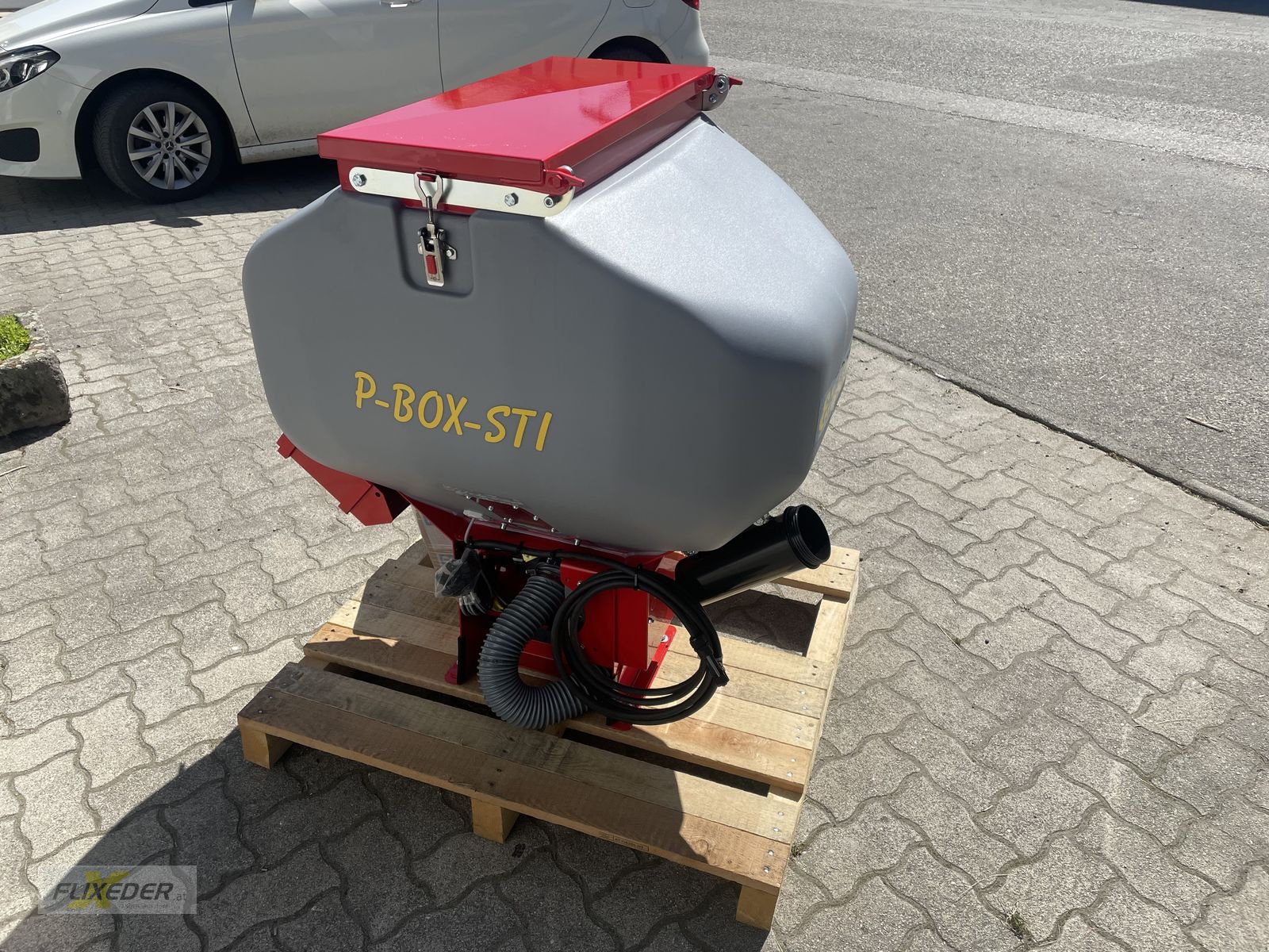 Striegel mit Nachsaateinrichtung des Typs Einböck P-Box STI- 600, Neumaschine in Pattigham (Bild 3)