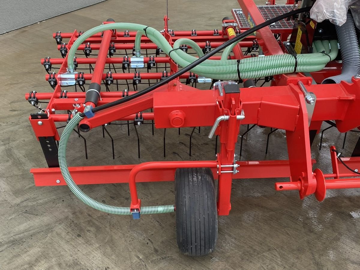 Striegel mit Nachsaateinrichtung des Typs Einböck Pneumaticstar-MD 300, Gebrauchtmaschine in Hürm (Bild 4)