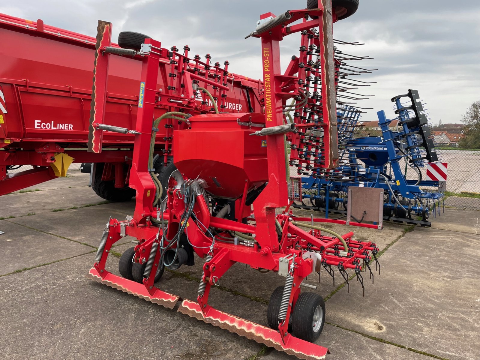 Striegel mit Nachsaateinrichtung des Typs Einböck Pneumaticstar Pro 600 STI, Neumaschine in Werther (Bild 3)