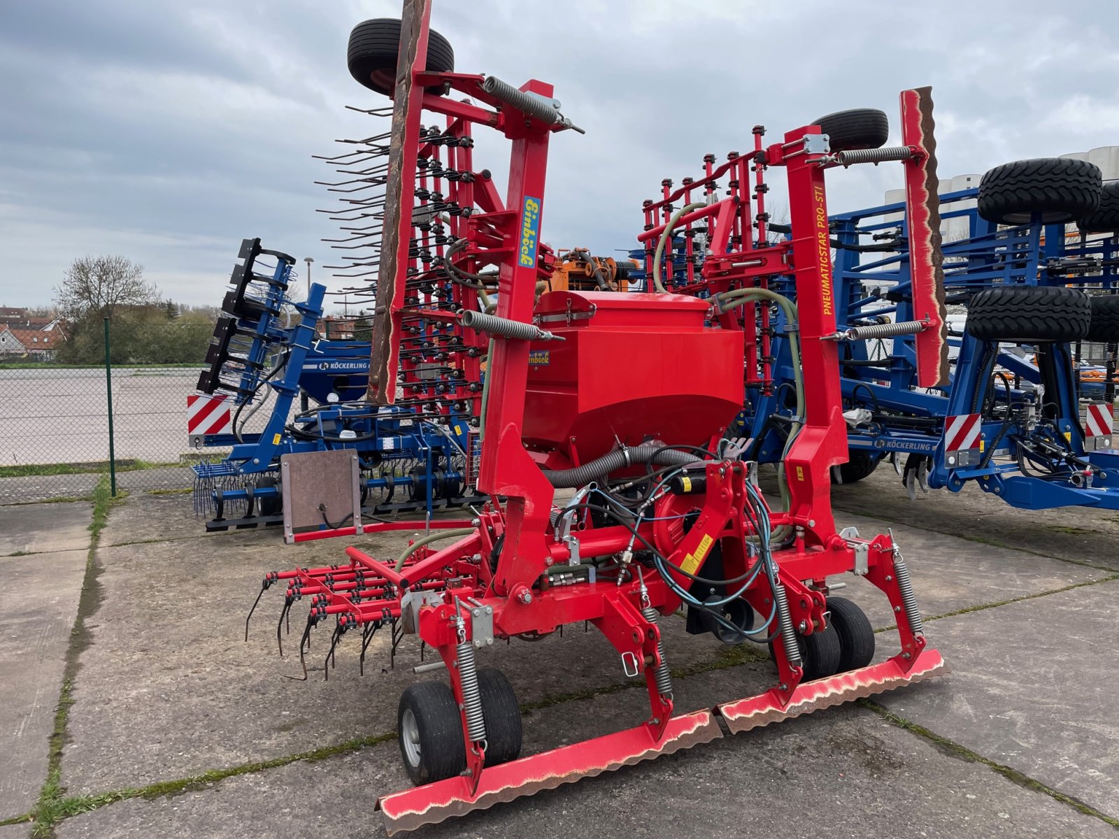 Striegel mit Nachsaateinrichtung des Typs Einböck Pneumaticstar Pro 600 STI, Neumaschine in Werther (Bild 4)
