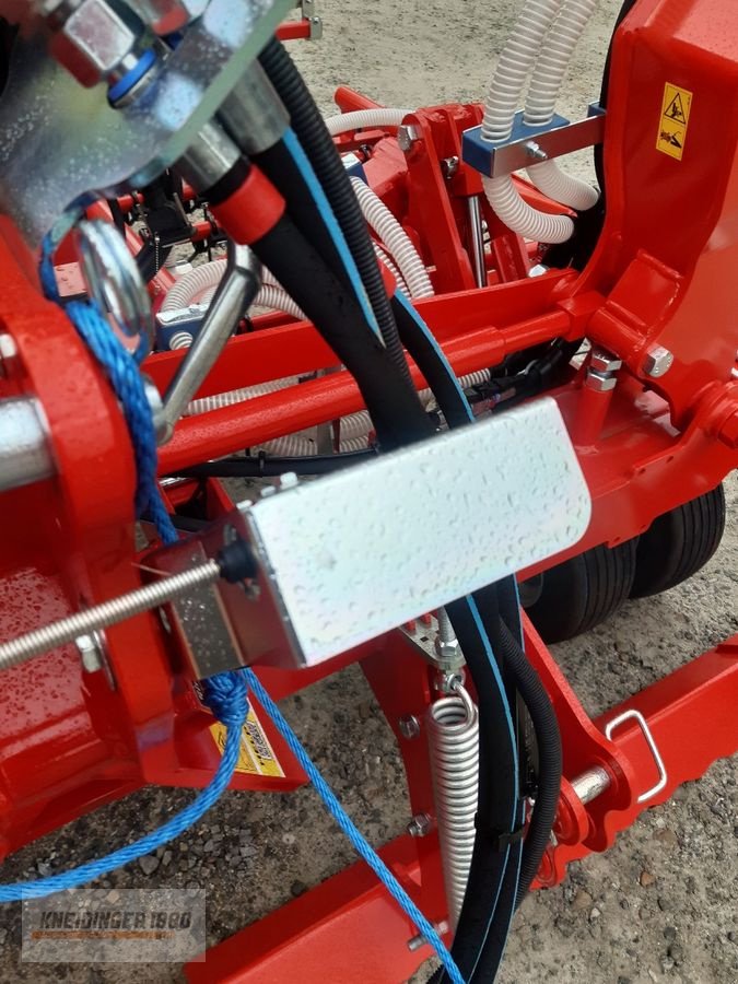 Striegel mit Nachsaateinrichtung des Typs Einböck Pneumaticstar-Pro-Sti, Neumaschine in Altenfelden (Bild 7)