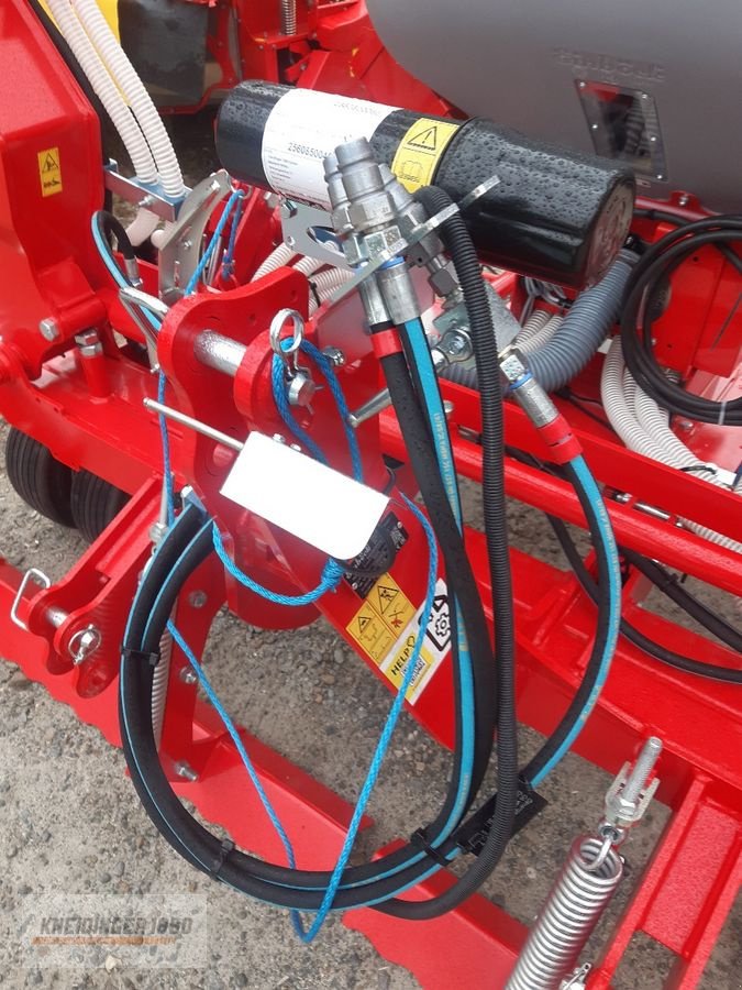 Striegel mit Nachsaateinrichtung des Typs Einböck Pneumaticstar-Pro-Sti, Neumaschine in Altenfelden (Bild 6)