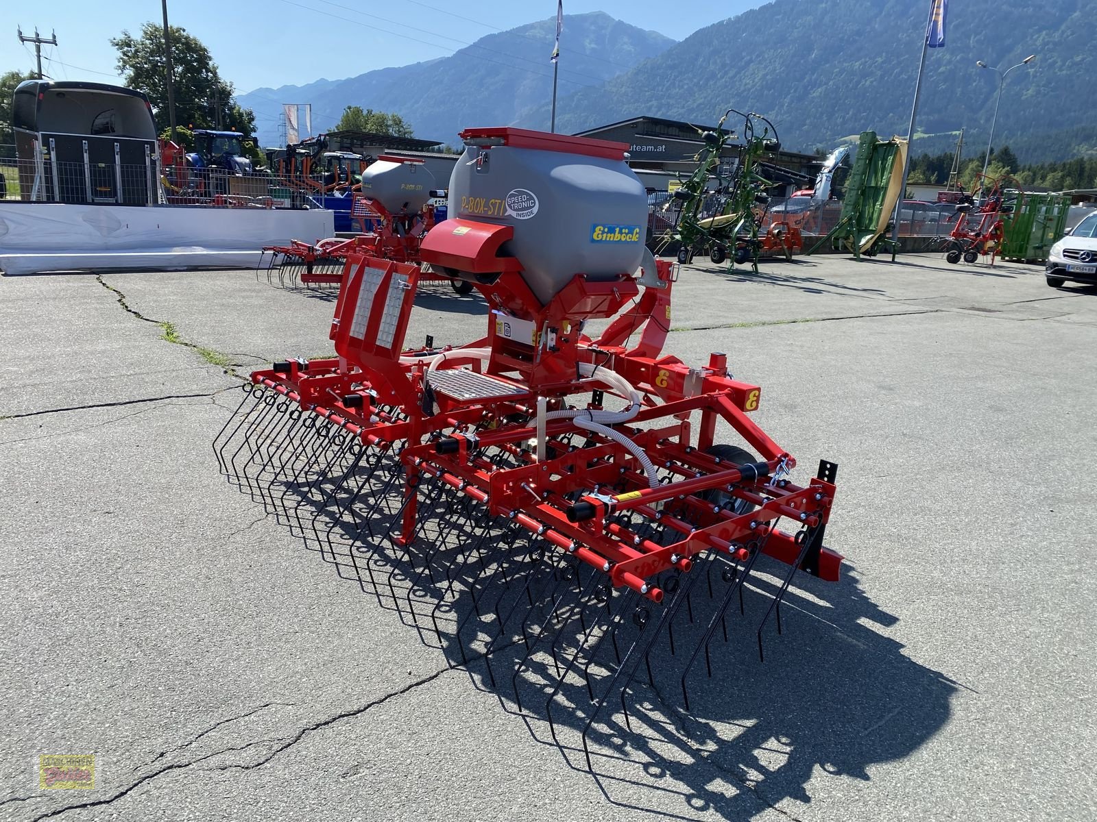 Striegel mit Nachsaateinrichtung des Typs Einböck PNEUMATICSTAR-STI 300 - Arbeitsbreite 3m, Neumaschine in Kötschach (Bild 8)