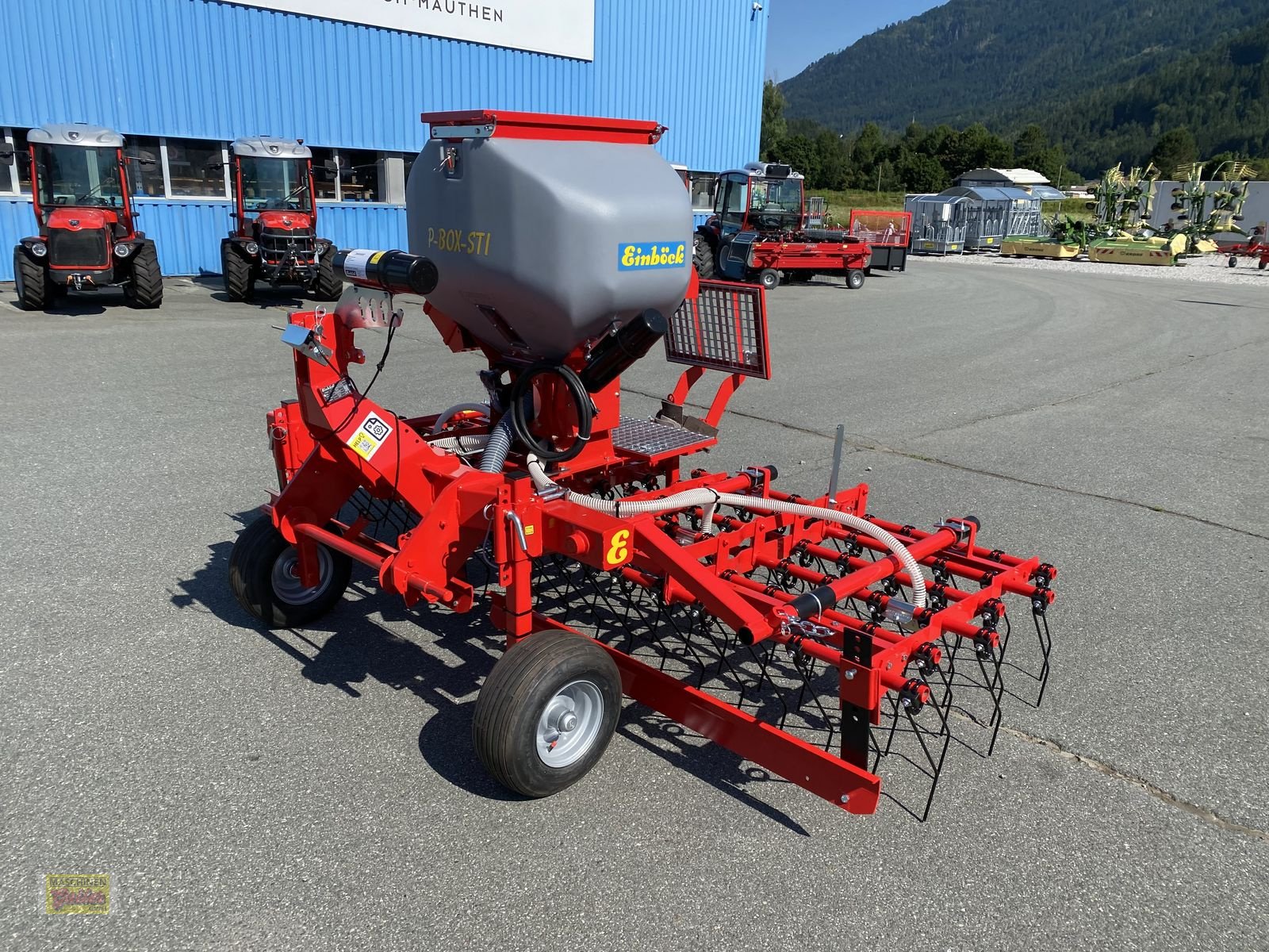 Striegel mit Nachsaateinrichtung des Typs Einböck PNEUMATICSTAR-STI 300 - Arbeitsbreite 3m, Neumaschine in Kötschach (Bild 15)