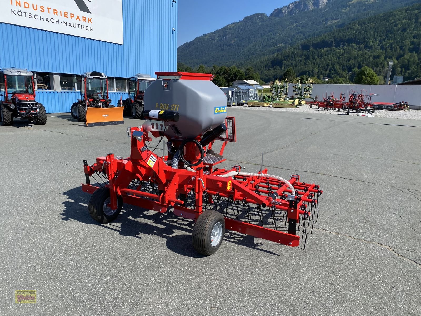 Striegel mit Nachsaateinrichtung des Typs Einböck PNEUMATICSTAR-STI 300 - Arbeitsbreite 3m, Neumaschine in Kötschach (Bild 2)