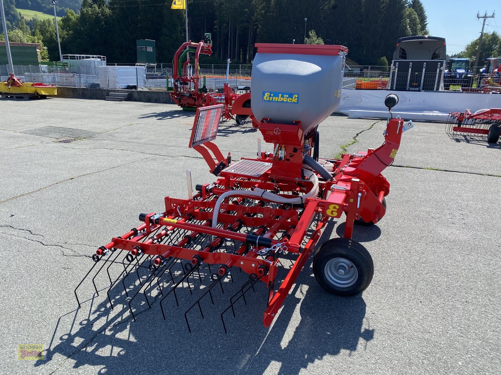 Striegel mit Nachsaateinrichtung des Typs Einböck PNEUMATICSTAR-STI 300 - Arbeitsbreite 3m, Neumaschine in Kötschach (Bild 7)