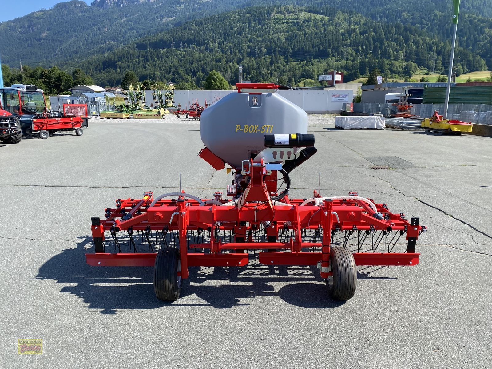 Striegel mit Nachsaateinrichtung des Typs Einböck PNEUMATICSTAR-STI 300 - Arbeitsbreite 3m, Neumaschine in Kötschach (Bild 3)
