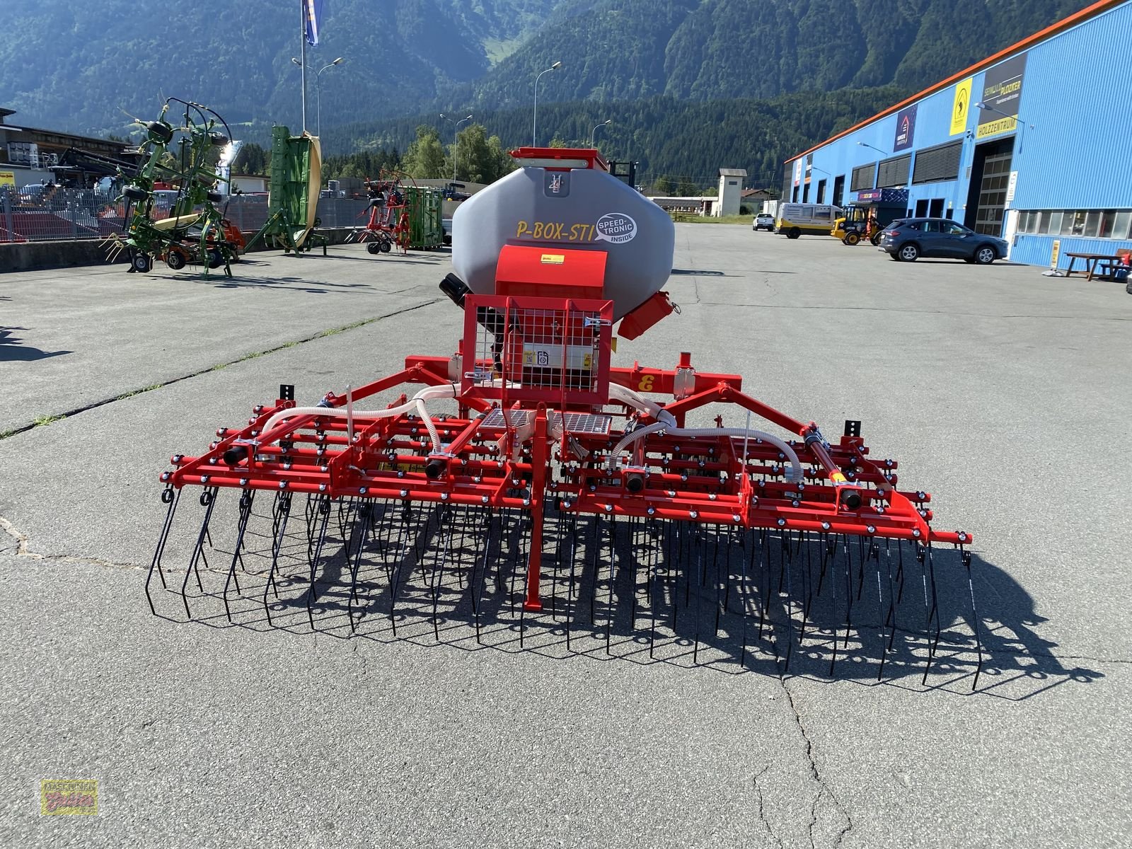 Striegel mit Nachsaateinrichtung des Typs Einböck PNEUMATICSTAR-STI 300 - Arbeitsbreite 3m, Neumaschine in Kötschach (Bild 9)