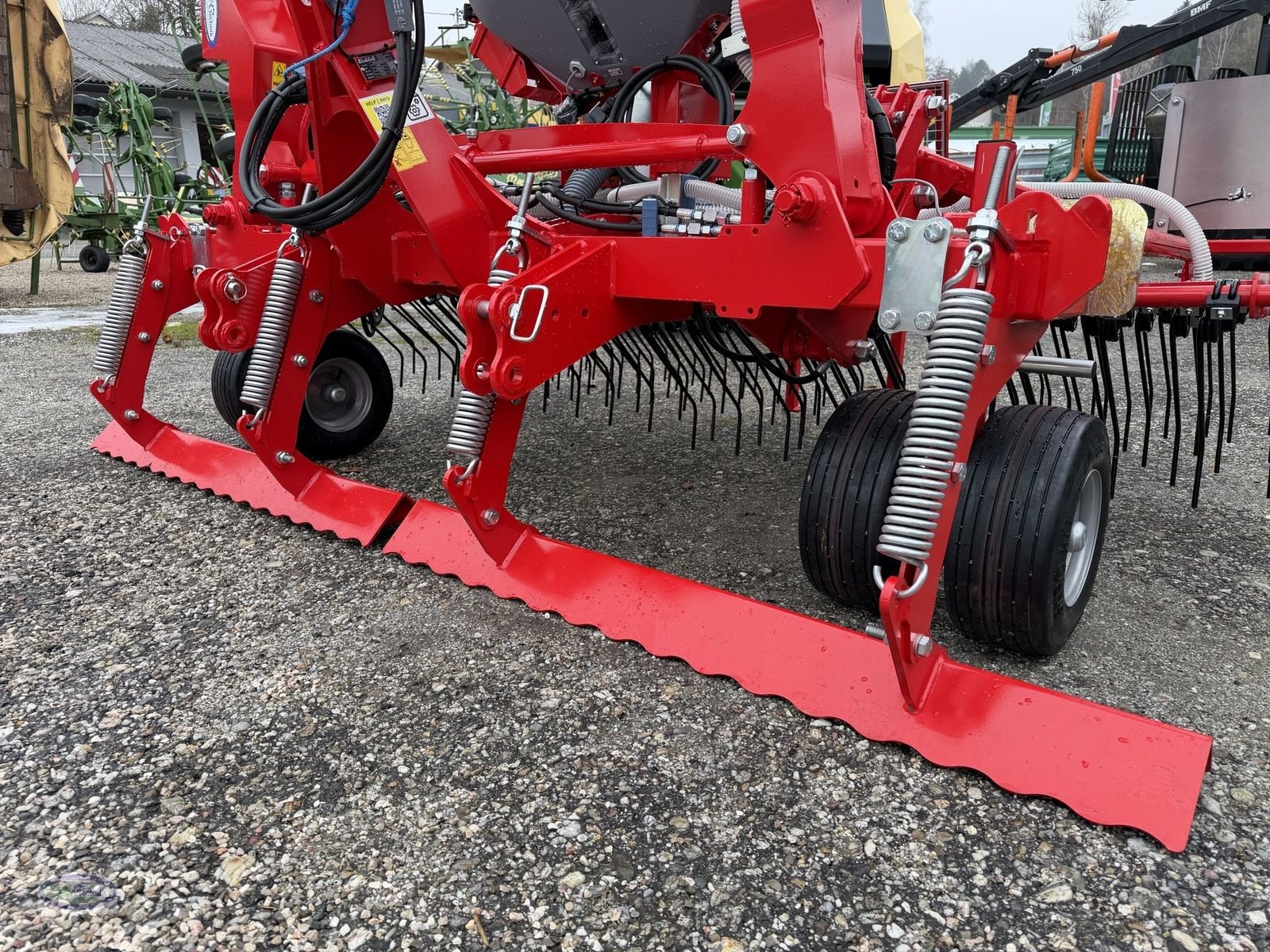 Striegel mit Nachsaateinrichtung des Typs Einböck Pneumatikstar Pro 600 STI, Neumaschine in Münzkirchen (Bild 9)