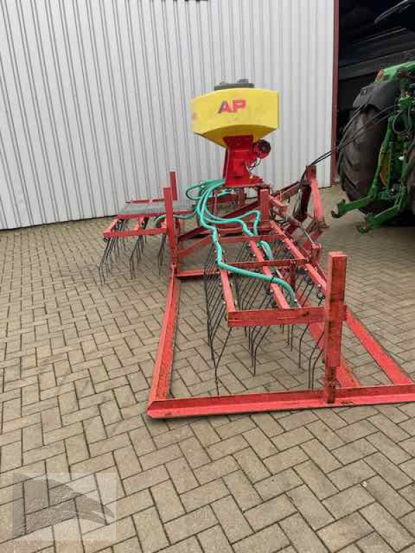 Striegel mit Nachsaateinrichtung типа Frerichs GmbH 6m Wiesenstriegel mit APV Nachsaatgerät, Gebrauchtmaschine в Südheide (Фотография 12)