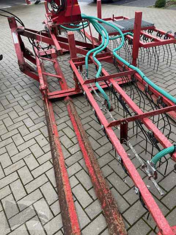 Striegel mit Nachsaateinrichtung типа Frerichs GmbH 6m Wiesenstriegel mit APV Nachsaatgerät, Gebrauchtmaschine в Südheide (Фотография 14)