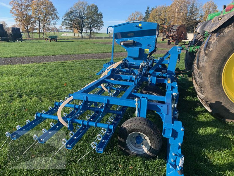 Striegel mit Nachsaateinrichtung del tipo Grassmix 6m Vorführmaschine, Gebrauchtmaschine In Hermannsburg (Immagine 1)