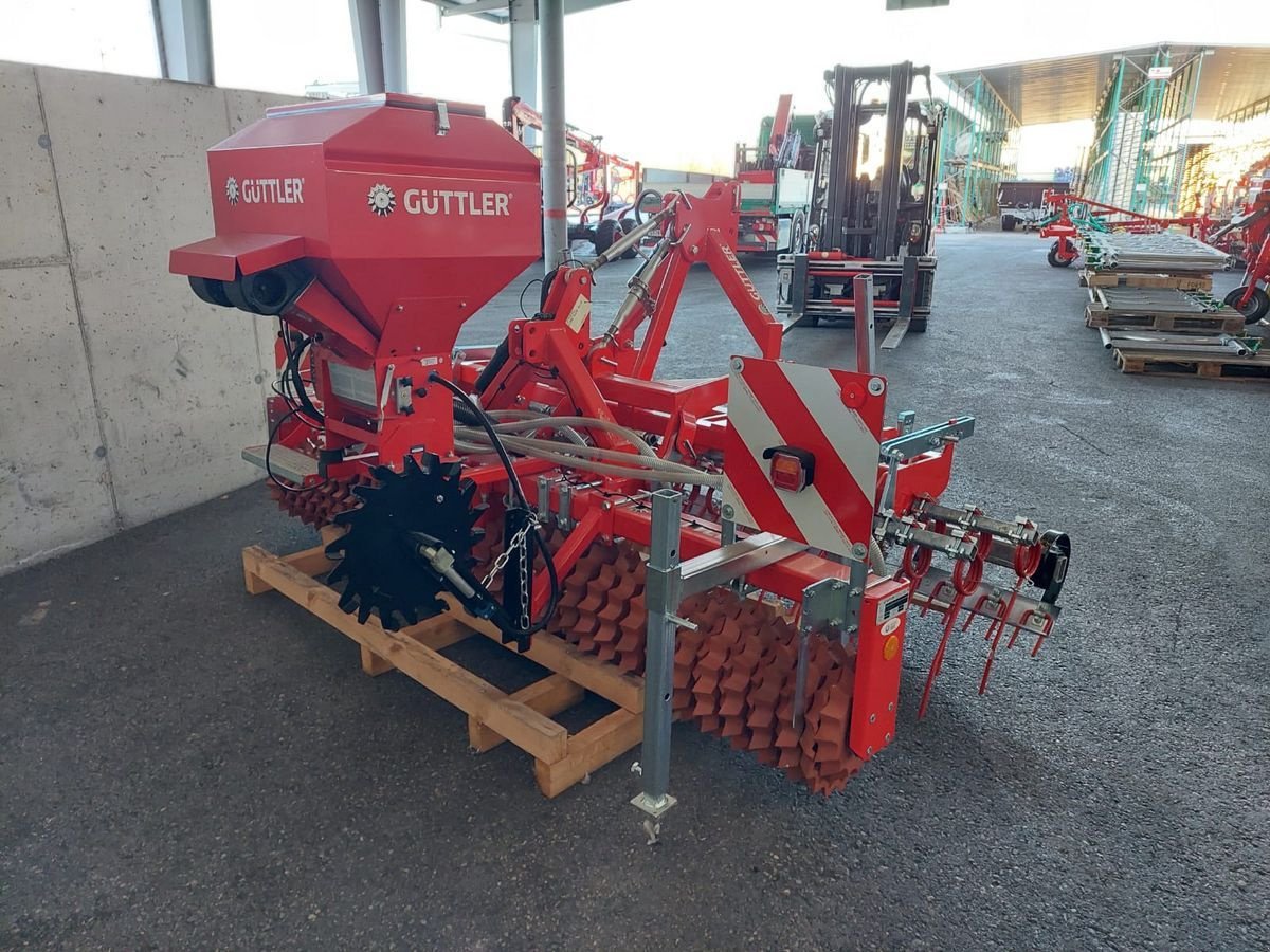 Striegel mit Nachsaateinrichtung Türe ait Güttler GREEN MASTER 300, Neumaschine içinde Bergheim (resim 4)