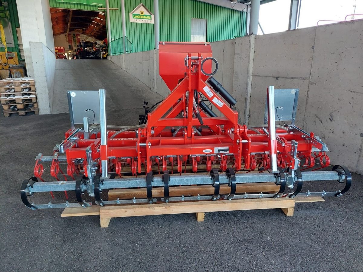 Striegel mit Nachsaateinrichtung Türe ait Güttler GREEN MASTER 300, Neumaschine içinde Bergheim (resim 2)