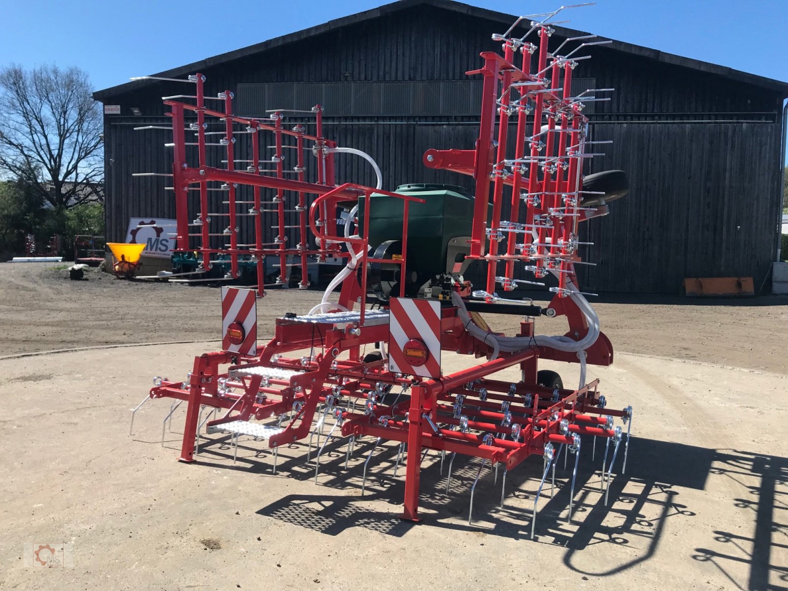 Striegel mit Nachsaateinrichtung Türe ait Jar-Met 6m Wiesenstriegel Pneumatischer Streuer, Neumaschine içinde Tiefenbach (resim 5)