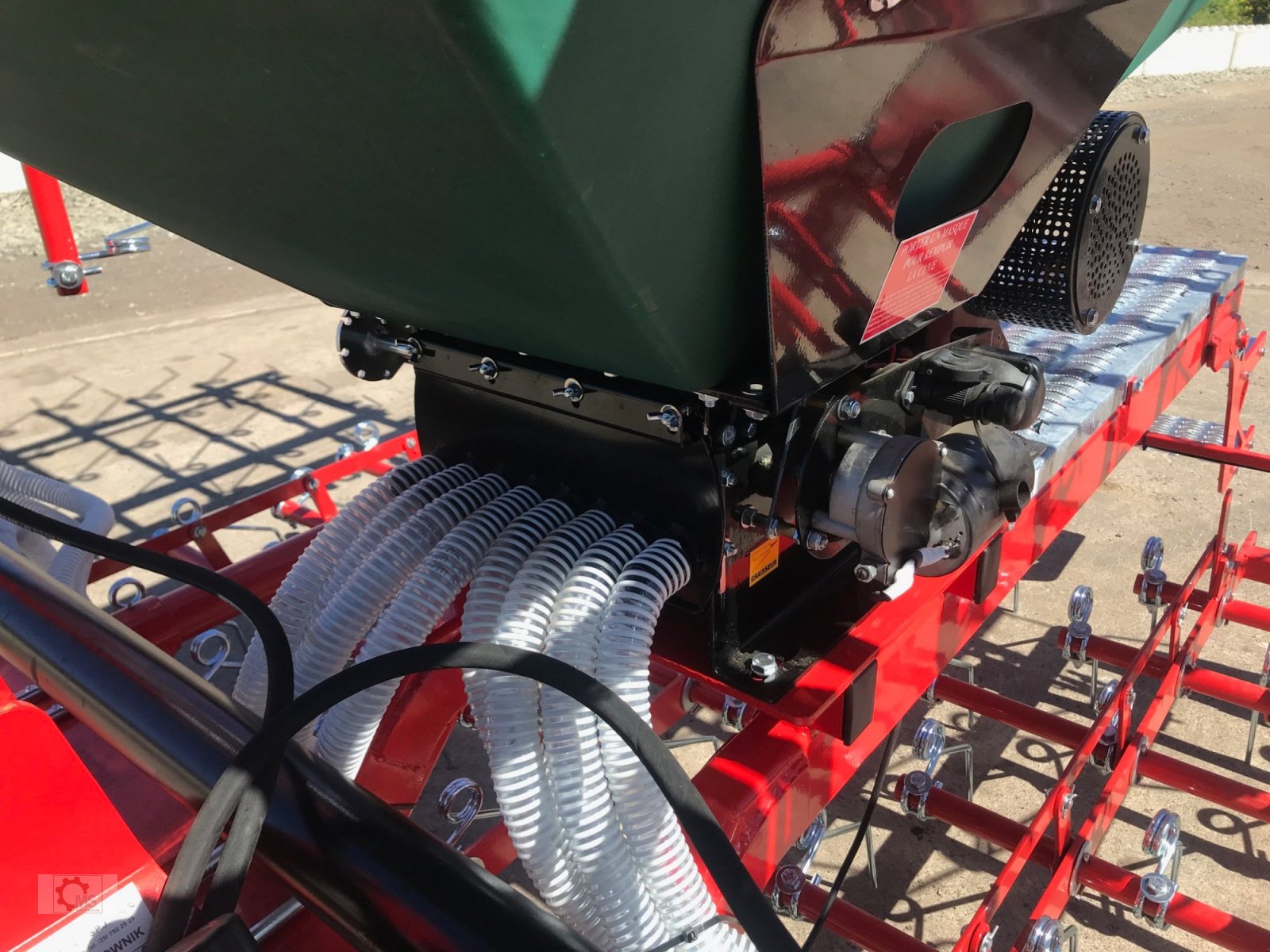 Striegel mit Nachsaateinrichtung του τύπου Jar-Met 6m Wiesenstriegel Pneumatischer Streuer, Neumaschine σε Tiefenbach (Φωτογραφία 10)