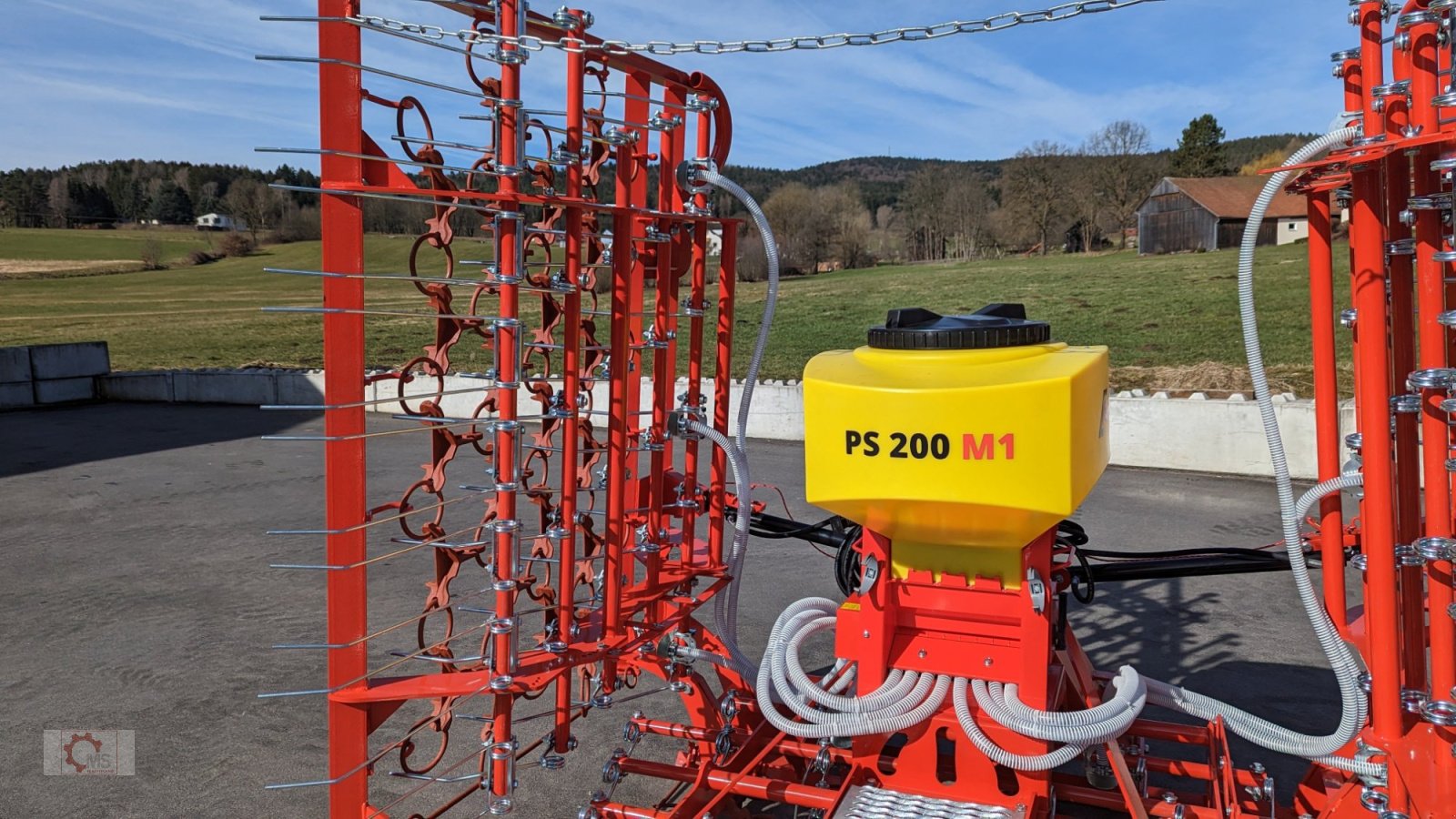 Striegel mit Nachsaateinrichtung tip Jar-Met 6m Wiesenstriegel Wiesenschleppe Striegel Netz APV pneumatik Streuer, Neumaschine in Tiefenbach (Poză 12)