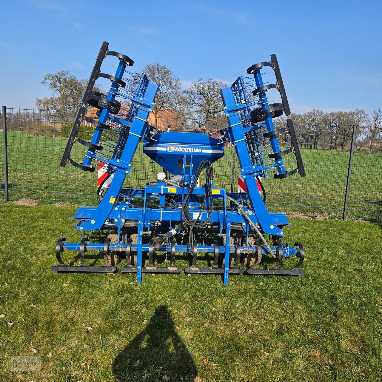 Striegel mit Nachsaateinrichtung Türe ait Köckerling Grasmaster 600, Gebrauchtmaschine içinde Delbrück-Westenholz (resim 1)