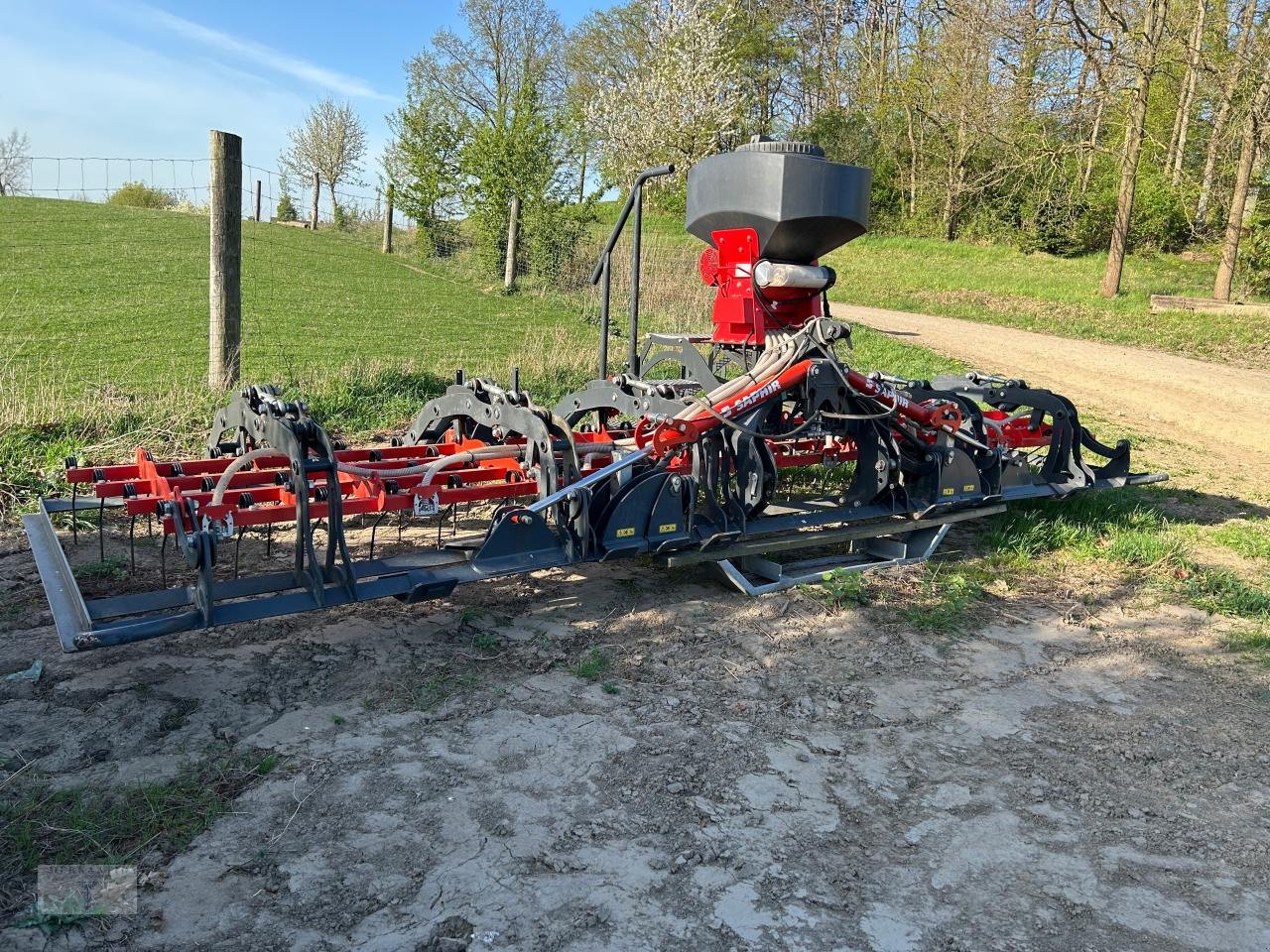 Striegel mit Nachsaateinrichtung Türe ait Saphir GS 603-3 mit APV PS 200 M 1, Gebrauchtmaschine içinde Pragsdorf (resim 2)