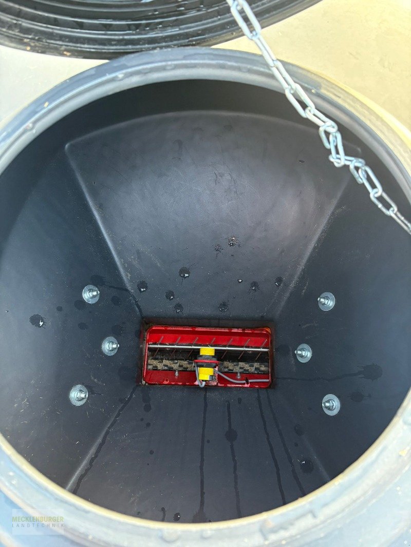 Striegel mit Nachsaateinrichtung des Typs Saphir GS 603 Grünlandstriegel mit Nachsaatgerät *Vorführ*, Gebrauchtmaschine in Mühlengeez (Bild 4)