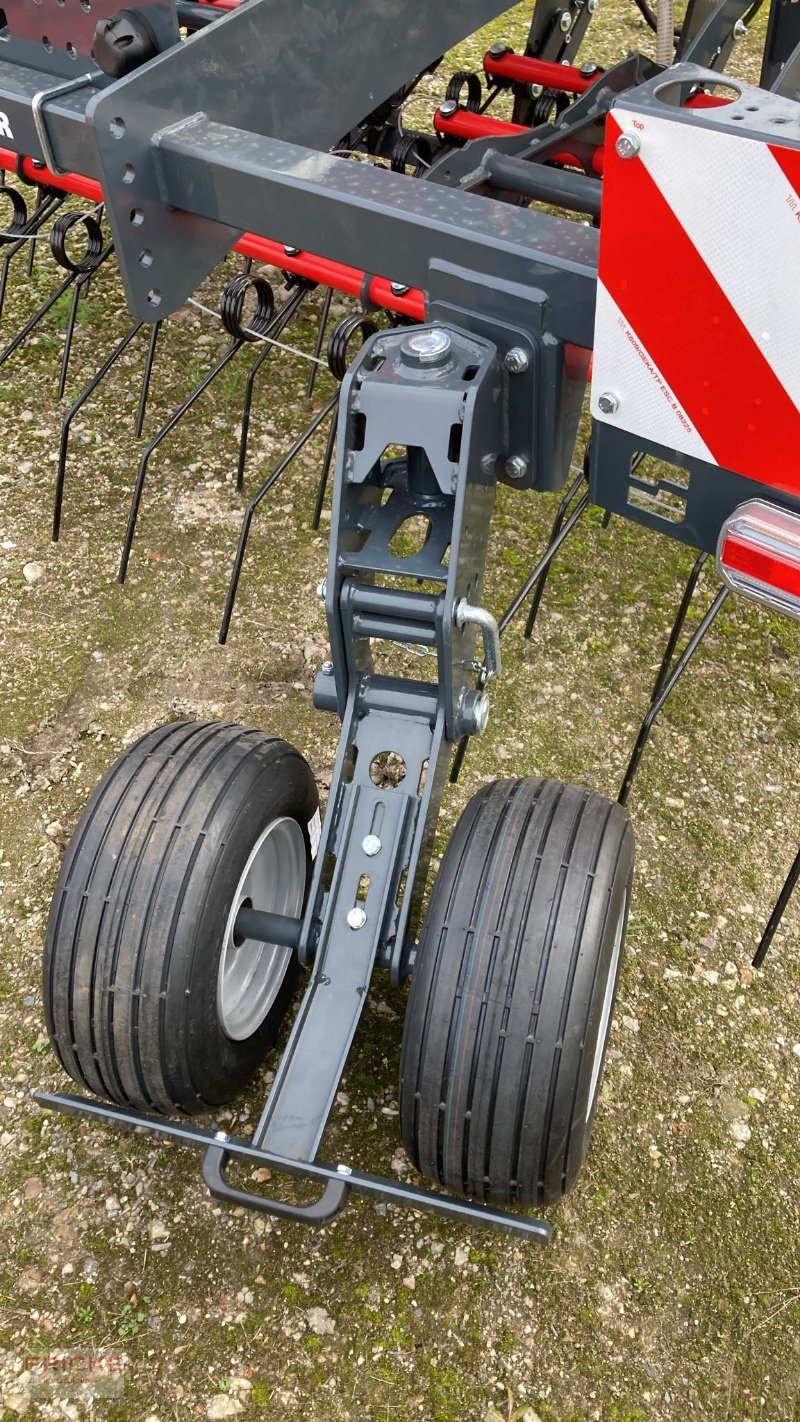 Striegel mit Nachsaateinrichtung des Typs Saphir KS 600, Neumaschine in Bockel - Gyhum (Bild 5)