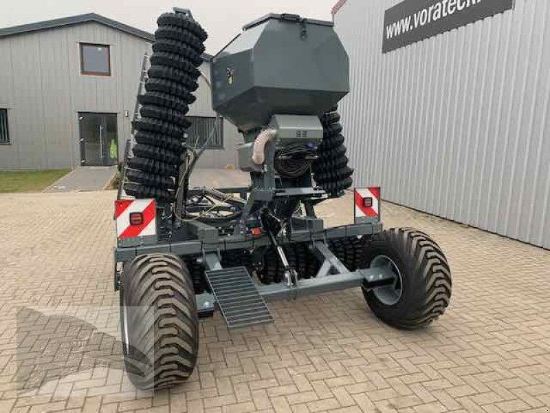 Striegel mit Nachsaateinrichtung tip Sonstige 6m mit Walze und GPS Streuer, Neumaschine in Südheide (Poză 15)